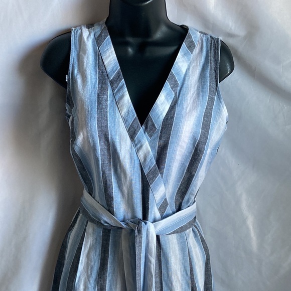Harlow & Rose Cropped Striped Jumpsuit Size Medium - Picture 3 of 10